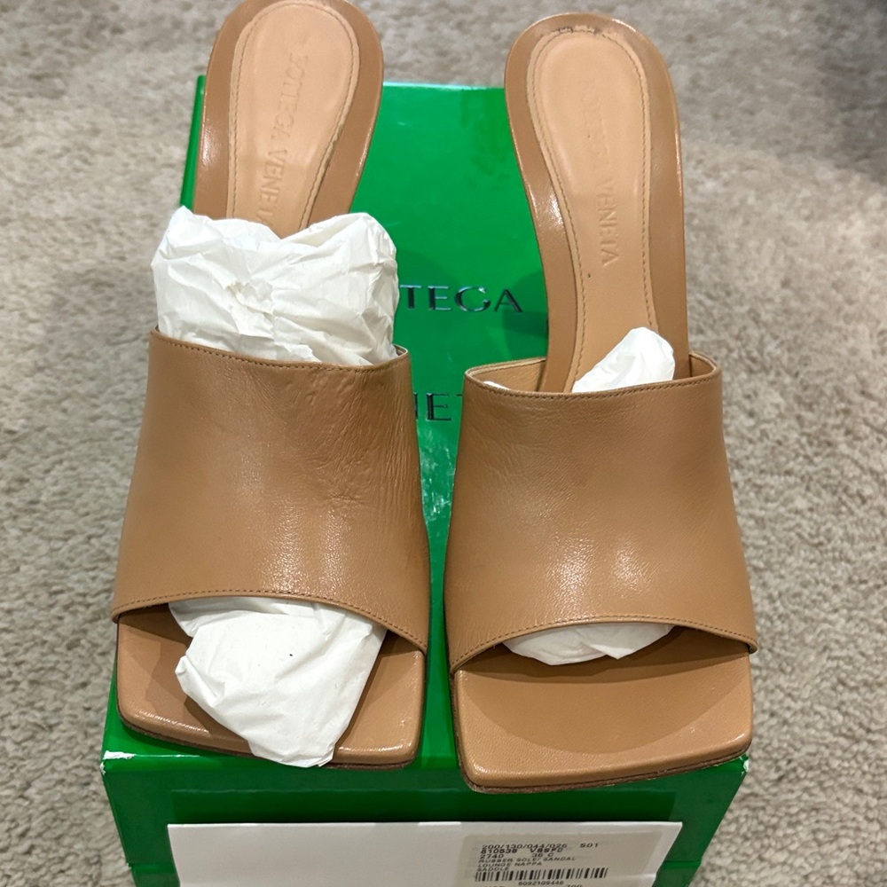 Bottega Veneta Beige Leather Mules